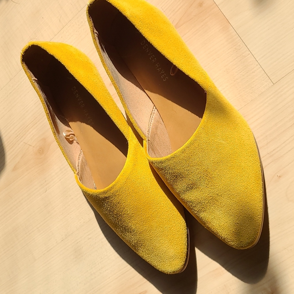 Yellow/gold flats, never worn